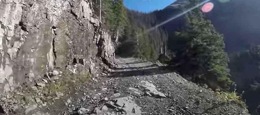A 4wd trail to Maggie Gulch mine