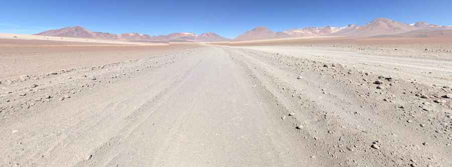 A 4x4 adventure to Condor Pass in the Salvador Dalí Desert