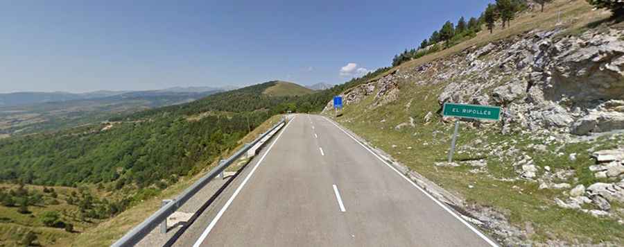 A 5-star road to Col d'Ares in the Pyrenees
