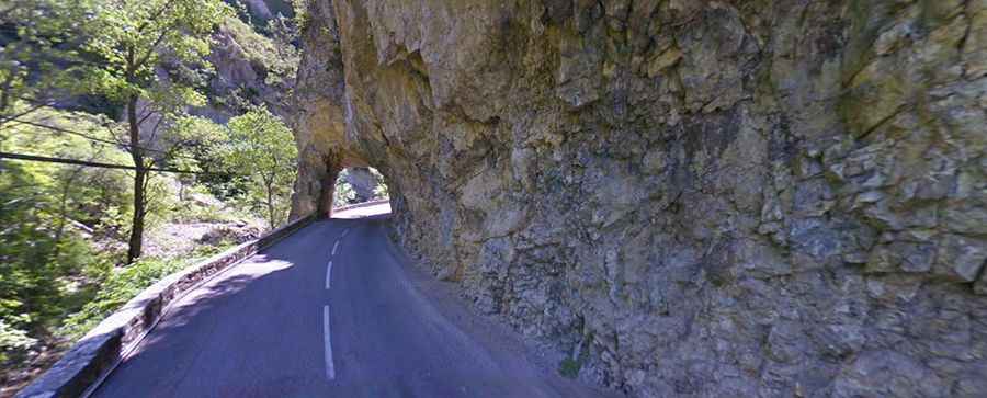 A balcony road through the Gorges de Trente-Pas