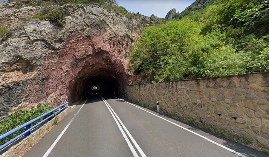 A beautiful road through Congosto de Olvena