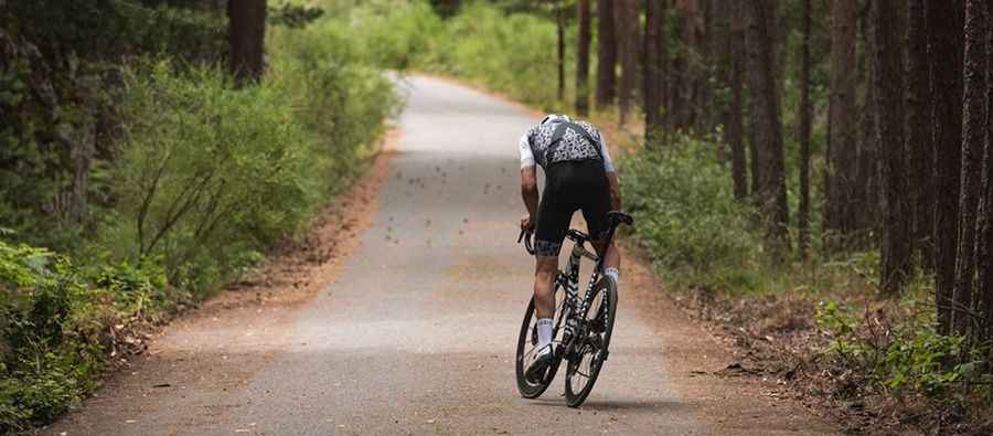 A brutal road (20%) to Alto Llano in Segovia
