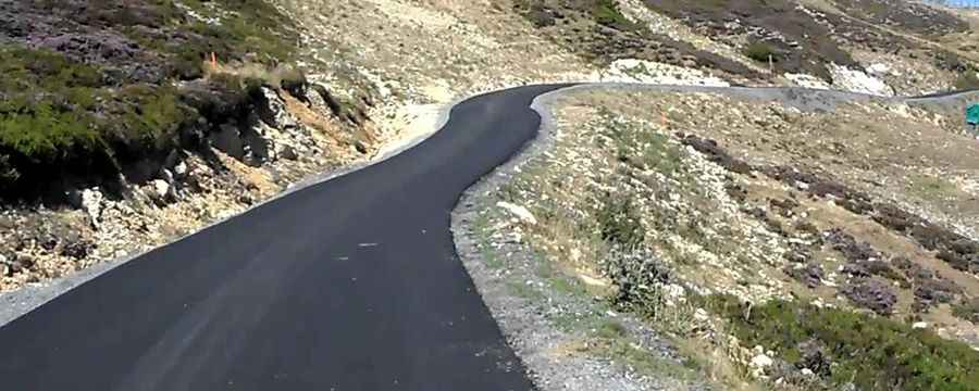 A brutally steep (28%) road to Cuitu Negru in Spain