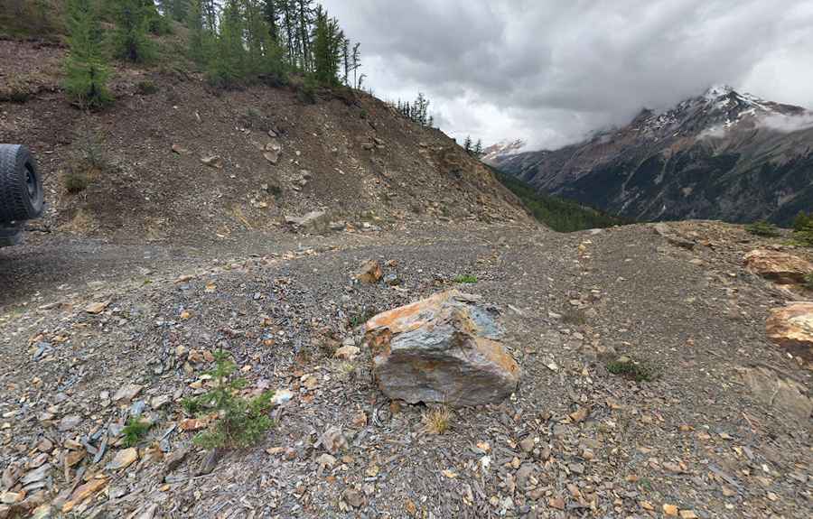 A challenging 4x4 trail to Mount Slade in BC