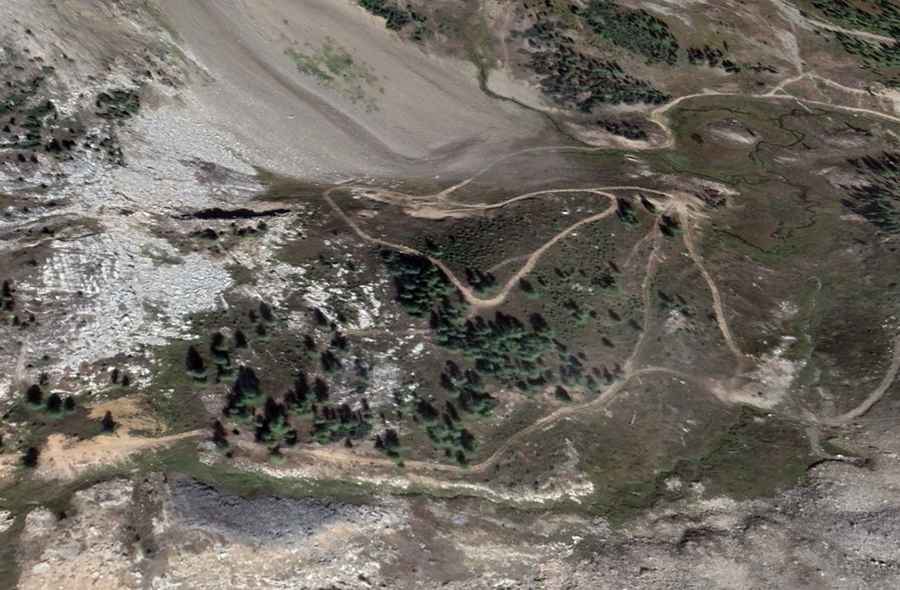 A challenging 4x4 trail to Watch Peak in BC