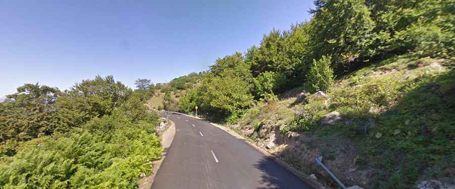 A delightful yet challenging road to Puerto de Piedrasluengas