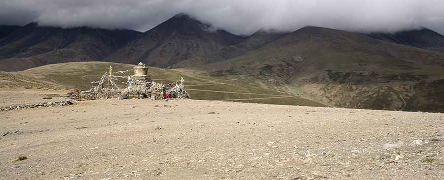 A hairpinned road to Yar La