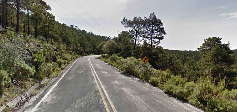 A high mountain road from Xalatlaco to El Ajusco