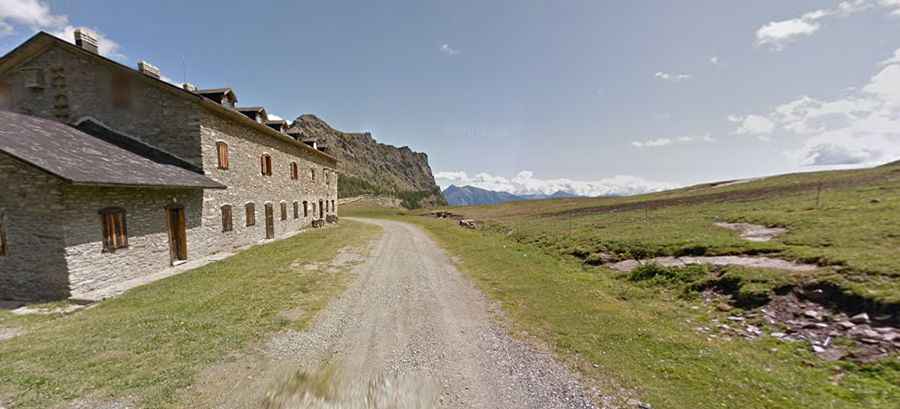 A memorable road trip to Dondena Refuge