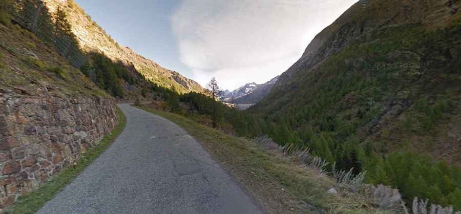 A memorable road trip to Lago di Place Moulin