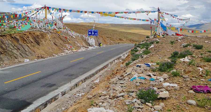 A Most Tricky Scenic Drive to Gang La