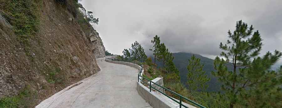 A narrow and rough road to Mount Santo Tomas