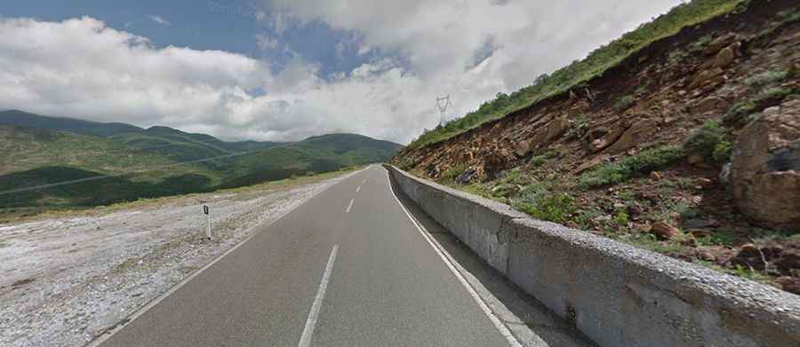 A paved border road to Qafa e Morines in the Albanian mountains