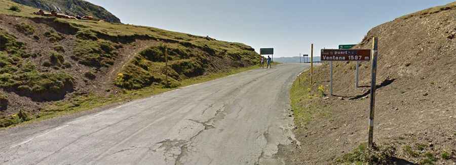 A paved road to the iconic Puerto de Ventana