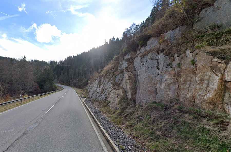 A paved road to the summit of Feldberg Pass