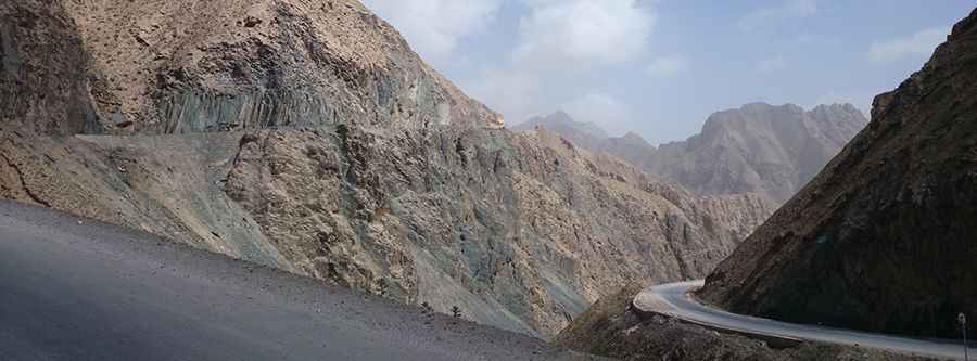 A paved road to the summit of Kudi Pass