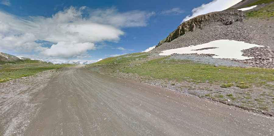 A rocky, rough and washed out road to Stony Pass in Colorado
