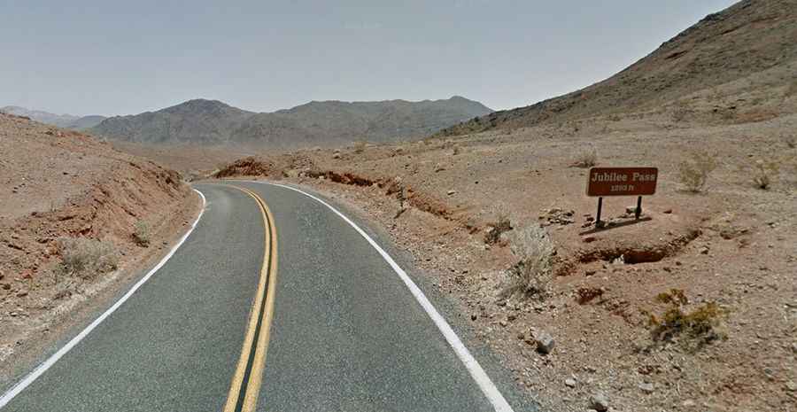 A smooth road to Salsberry Pass in Death Valley NP