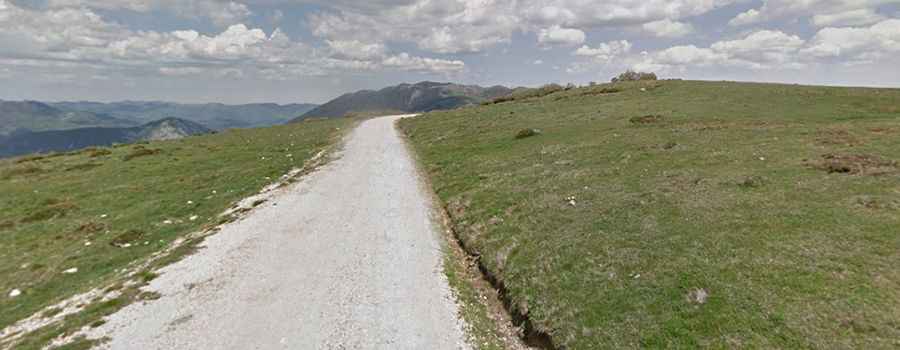 A tricky scenic road to Alto de Trobaniello