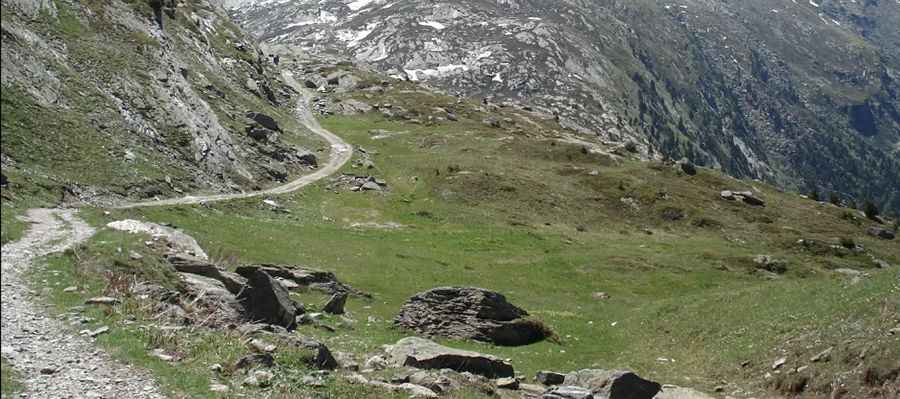 A wild military road to Vallon de Savine