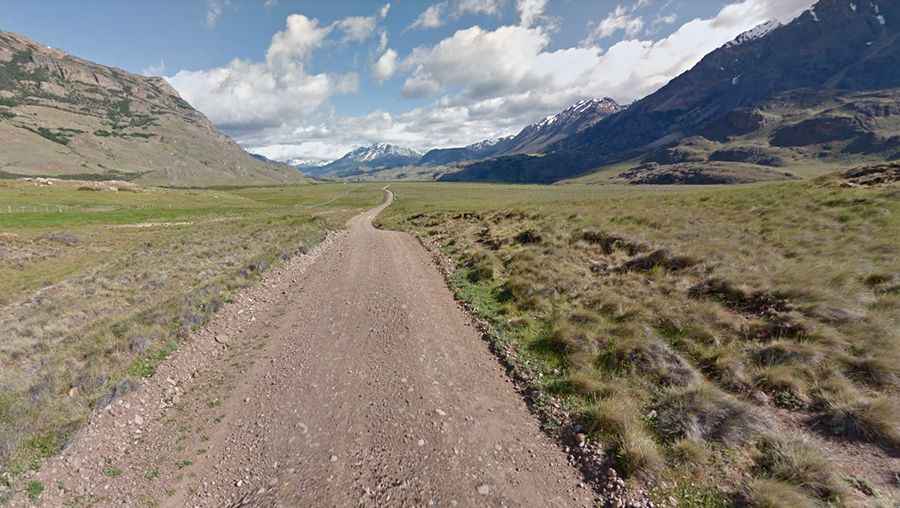 A wild road to the top of Roballos Pass
