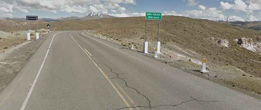 Abra Ojelaca is a paved road heading deep into the high mountains