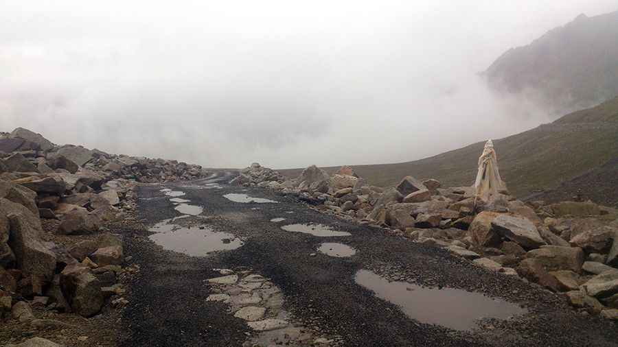 Adventure along the wild road to Wari La Pass