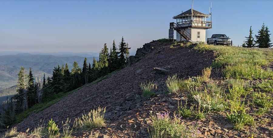 An awe-inspiring road to Little Guard Peak in ID