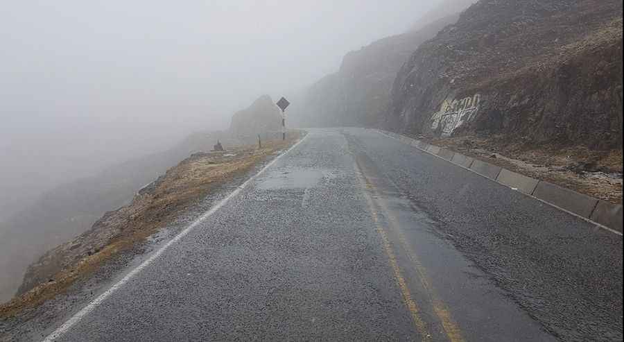 An exciting drive to the top of Abra Malaga Pass