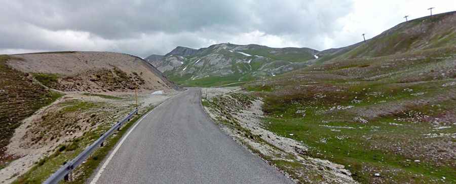 An Iconic Paved Road to the Historic Campo Imperatore