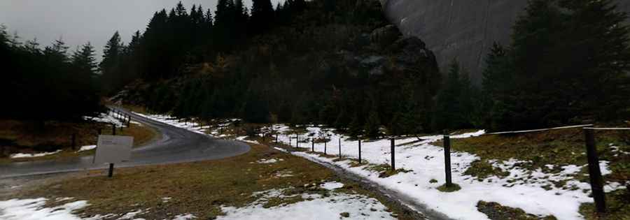An iconic paved road to Zillergrund-Stausee