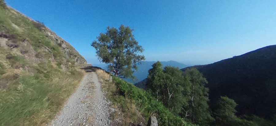 An old military road to Cima di Morissolo
