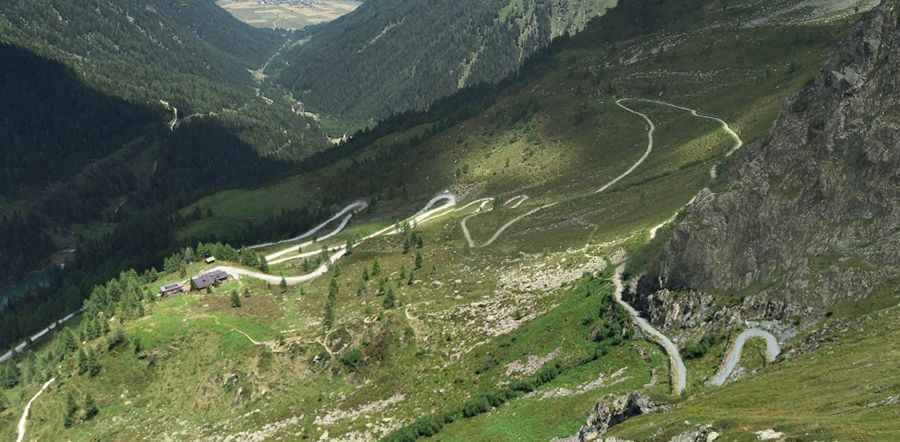 An old military road to the summit of Tilliacher Joch-Forcella Dignas