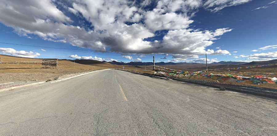 An Unforgettable Drive to Gyatso La Pass on the Tibetan Plateau