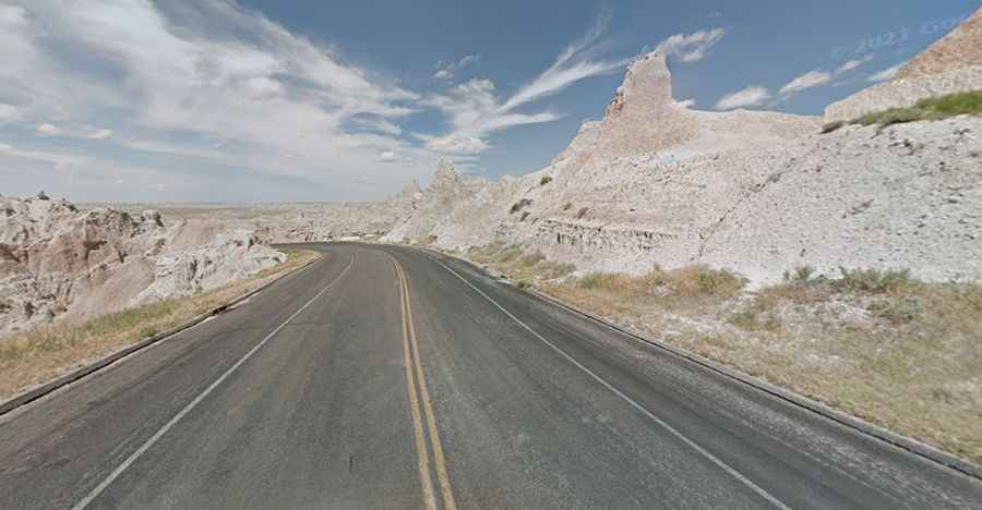 Badlands Loop Road, an adventurous photogenic drive in SD