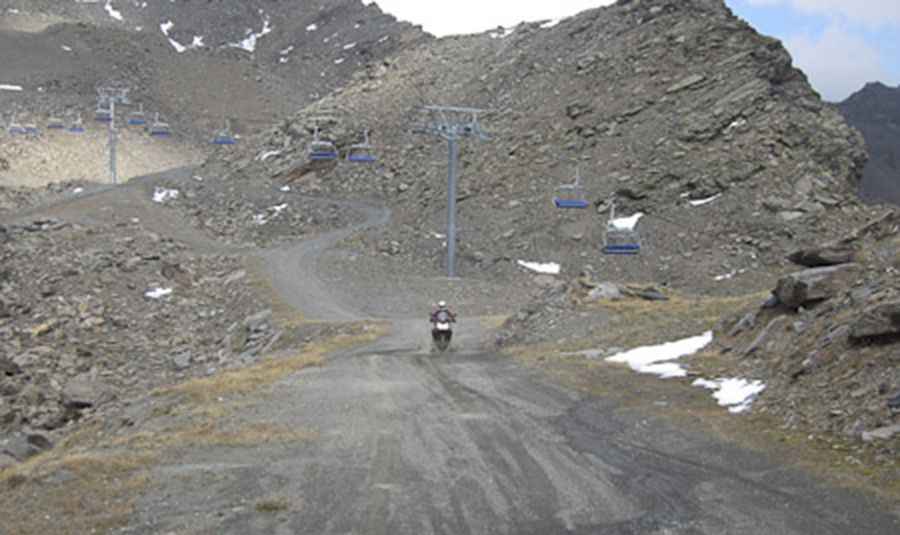 Can I drive through Col de Rosael?