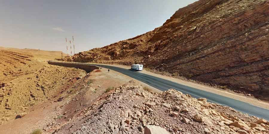 Can I drive through Ziz Gorges?