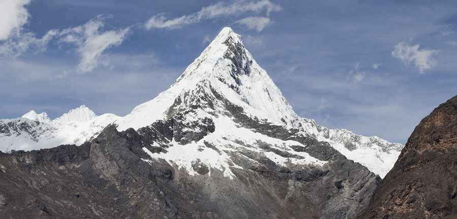 Can I drive to the Paramount Pictures logo mountain?