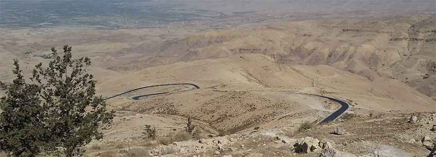 Can I drive to the summit of Mount Nebo?