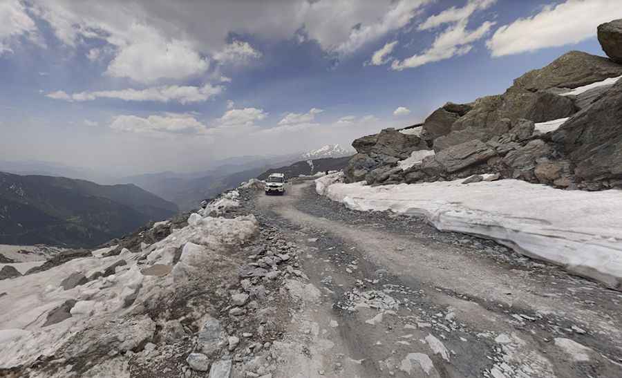 Can you drive to Saach Pass?