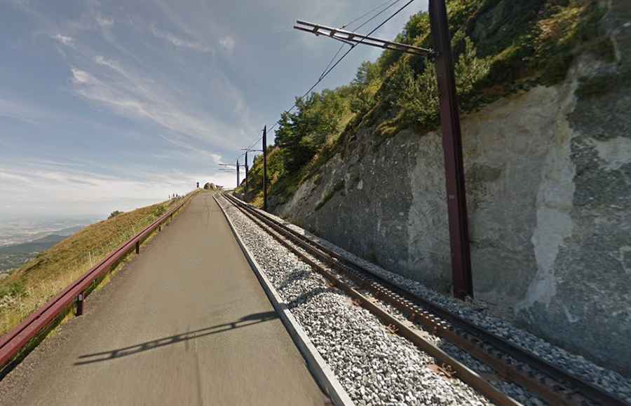 Can you drive up Puy de Dome?