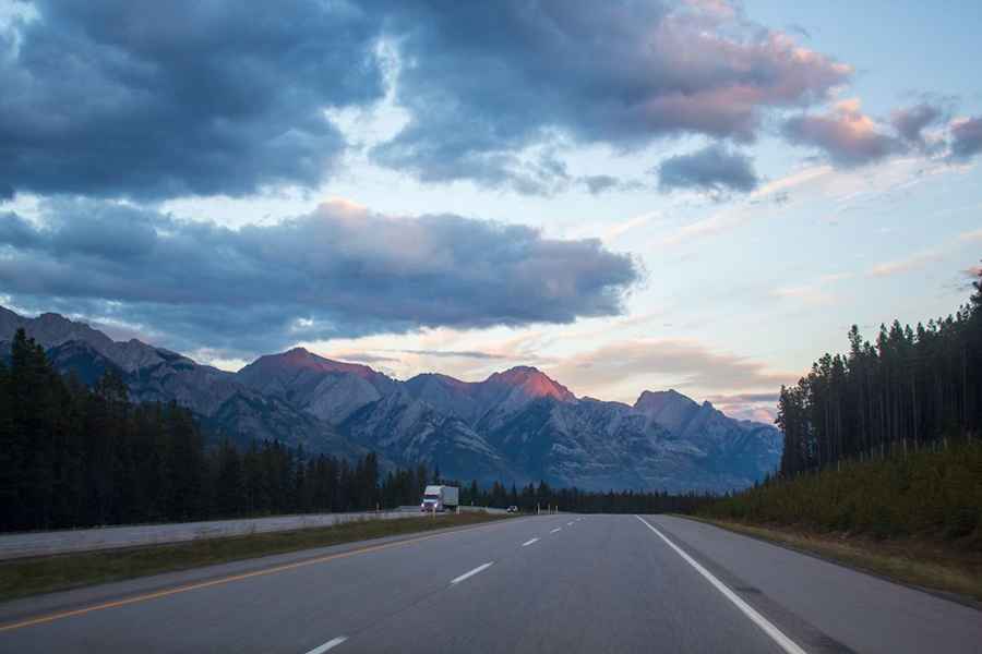Canada’s Open Roads: The Ultimate Guide to Thrilling Road Trips