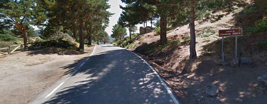 Canencia Pass, a paved mountain road in Madrid
