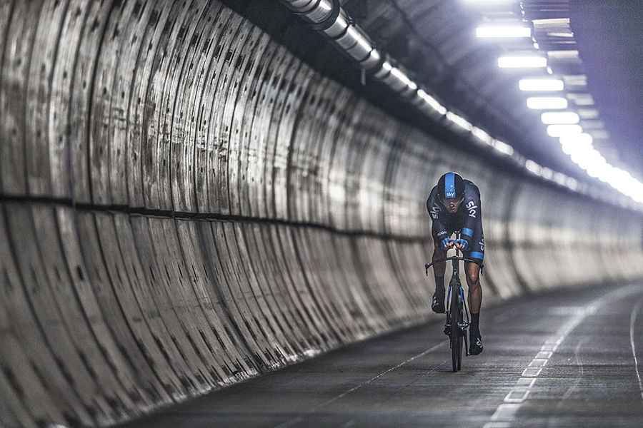 Chris Froome has become the first man to cycle non-stop the Eurotunnel