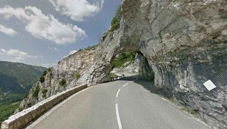 Clue de Greolieres is a balcony road in the French Riviera