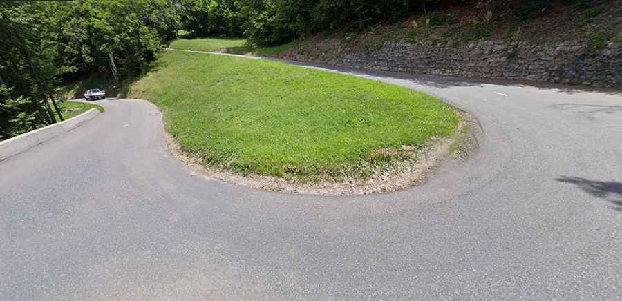 Col du Tra: a curvy steep road only for experienced drivers