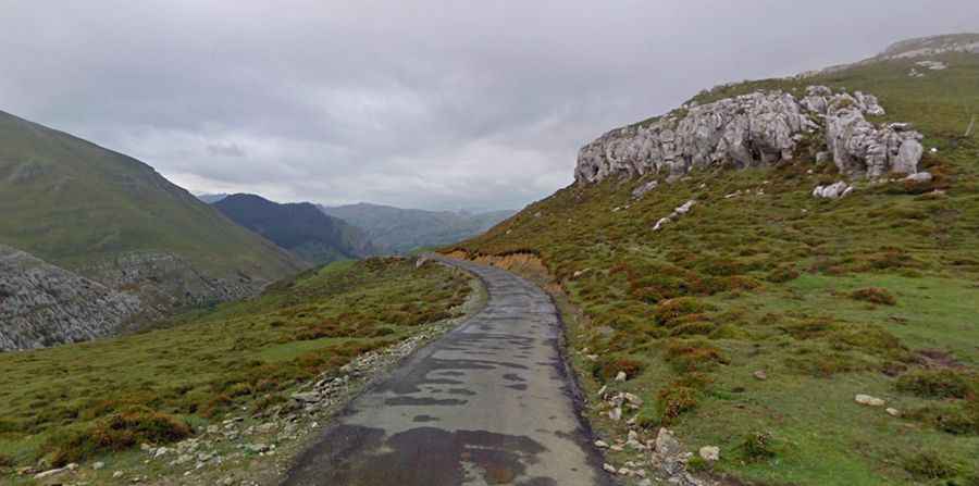 Collado de la Espina is like riding up a wall