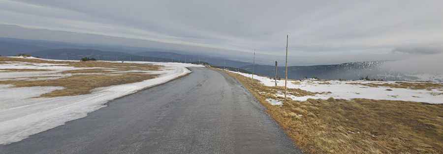 Conquering the highest paved road of the Czech Republic to Praded