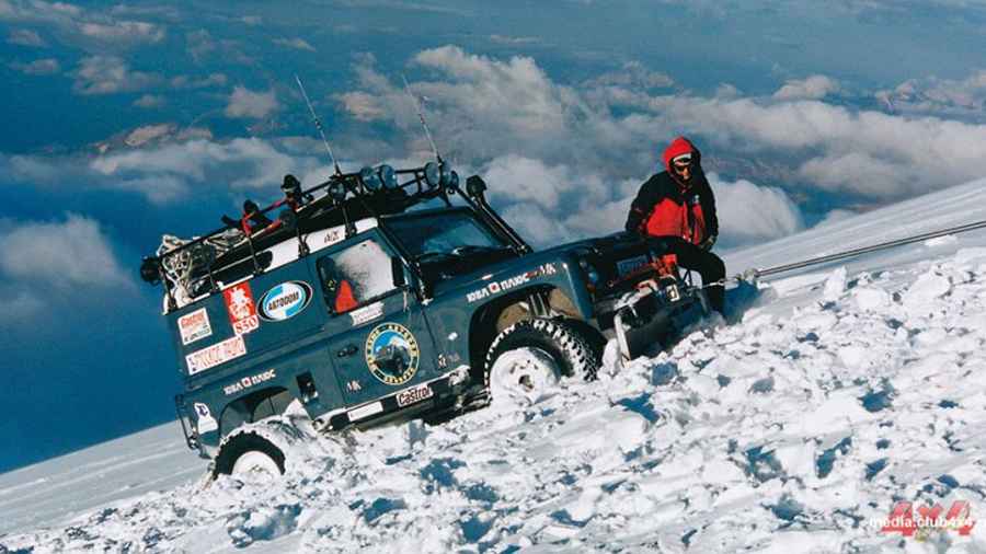 Conquering the true summit of Mount Elbrus by car