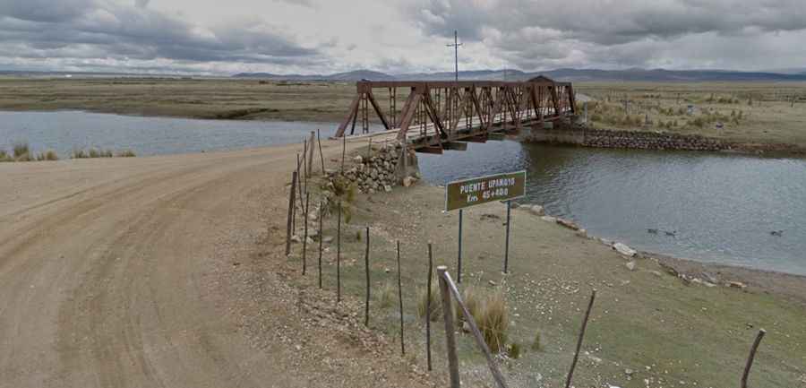 Crossing Puente Upamayo, a high mountain bridge